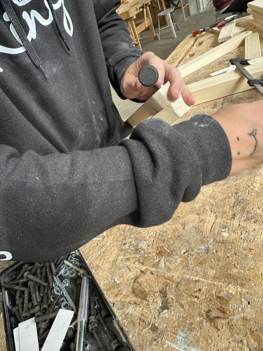 Holzgestell zusammenschrauben 